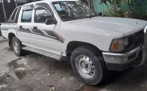 Toyota Hilux 1994 White