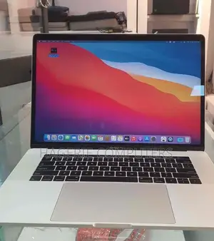 New Laptop Apple MacBook Pro 2017 16GB Intel Core i7 SSD 512GB