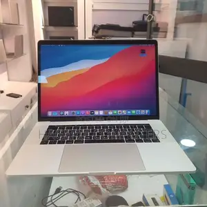 Photo - New Laptop Apple MacBook Pro 2017 16GB Intel Core i7 SSD 512GB