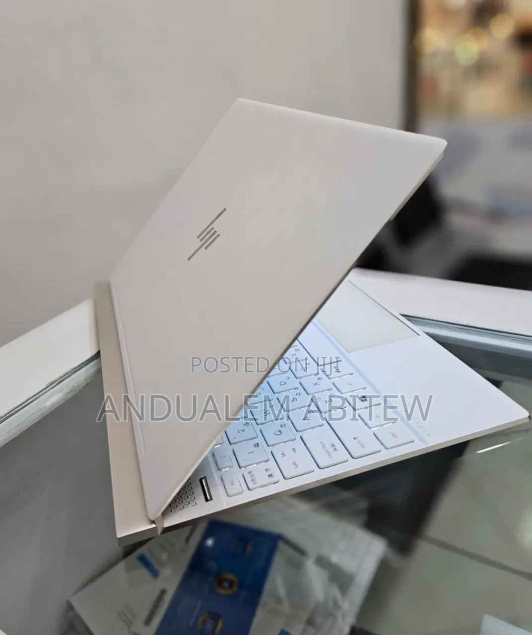 New Laptop HP Spectre 8GB Intel Core I5 SSD 512GB