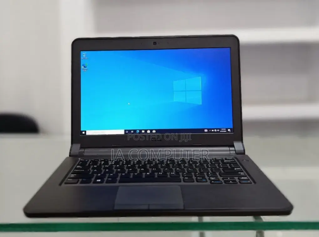 New Laptop Dell Latitude 13 3340 4GB Intel Core I5 HDD 500GB