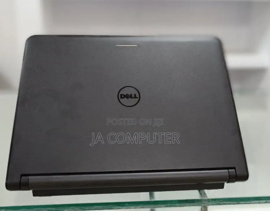 New Laptop Dell Latitude 13 3340 4GB Intel Core I5 HDD 500GB