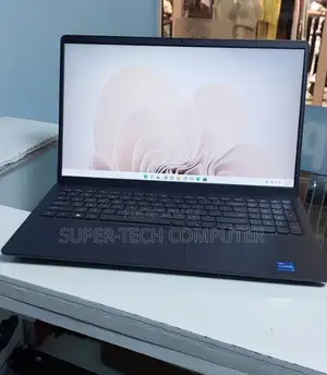 New Laptop Dell Inspiron 15 3521 8GB Intel Core I5 SSD 256GB