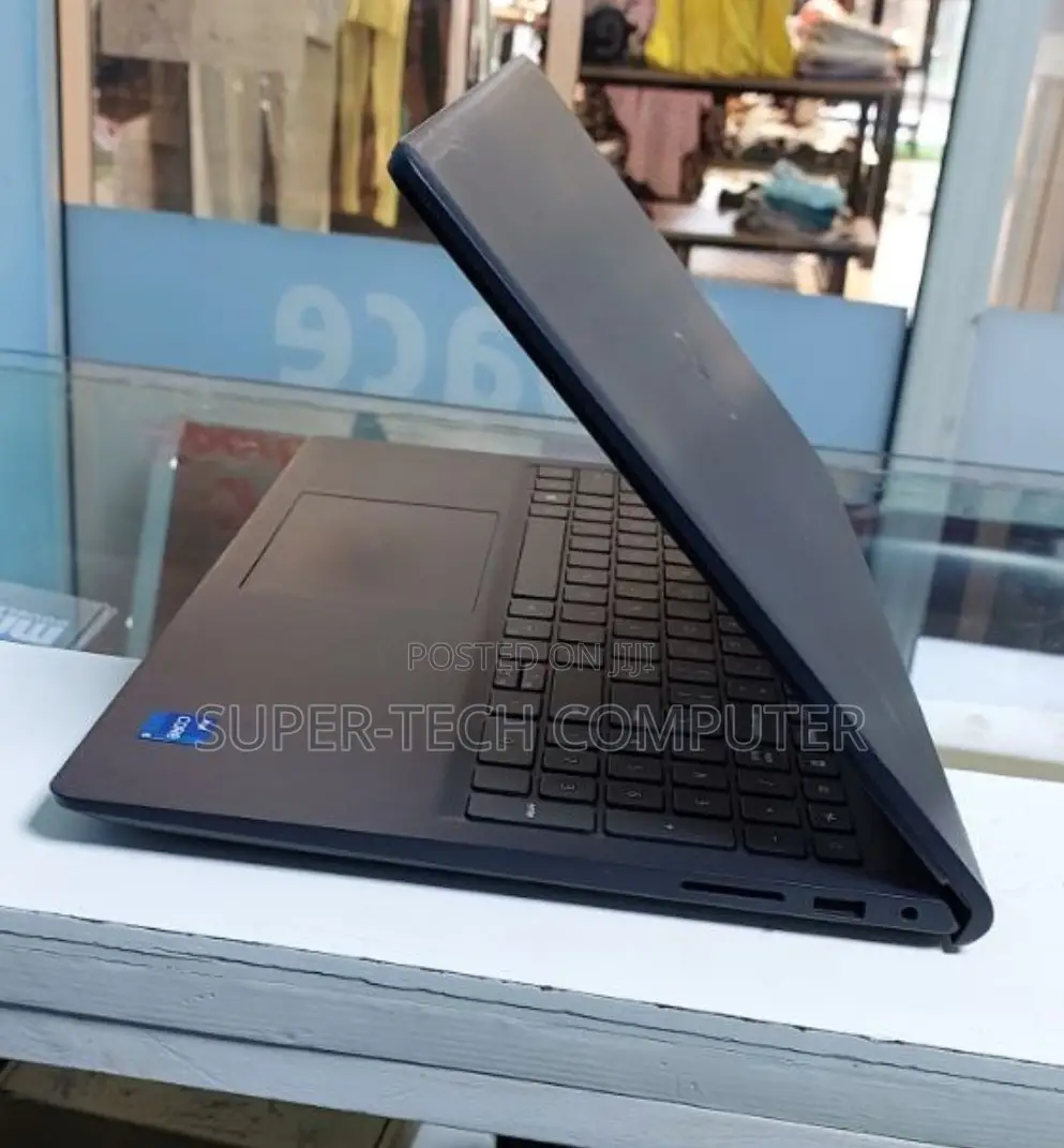 New Laptop Dell Inspiron 15 3521 8GB Intel Core I5 SSD 256GB