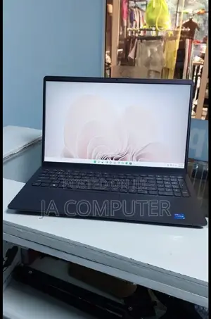 Photo - New Laptop Dell Inspiron 15 8GB Intel Core I5 SSD 256GB