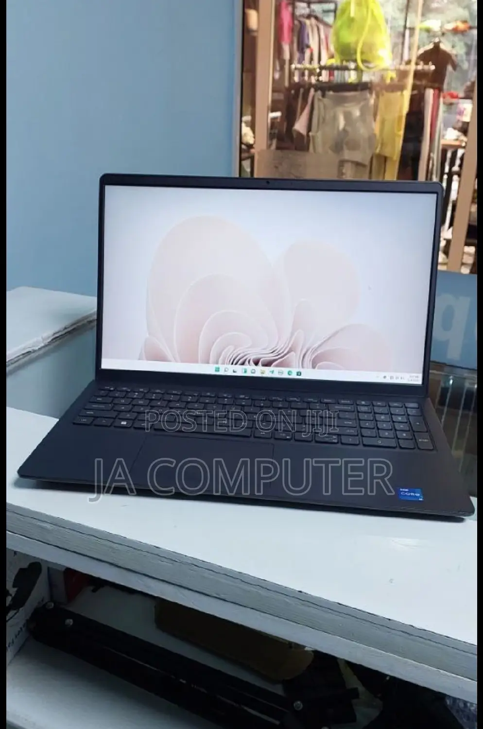 New Laptop Dell Inspiron 15 8GB Intel Core I5 SSD 256GB