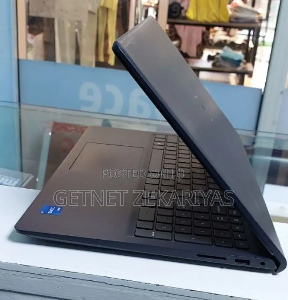 New Laptop Dell Inspiron 15 8GB Intel Core I5 SSD 256GB