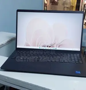 New Laptop Dell Inspiron 15 8GB Intel Core I5 SSD 256GB