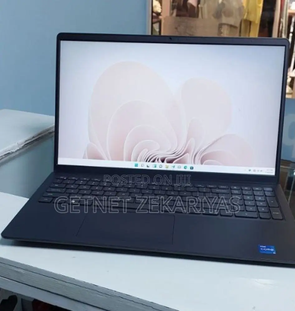 New Laptop Dell Inspiron 15 8GB Intel Core I5 SSD 256GB
