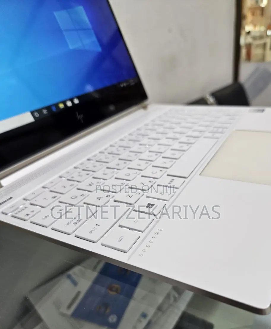 New Laptop HP Spectre 8GB Intel Core I5 SSD 512GB