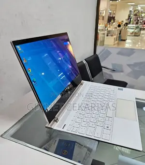 New Laptop HP Spectre 8GB Intel Core I5 SSD 512GB