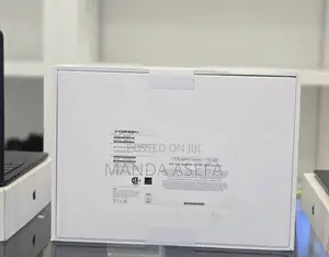 New Laptop Apple MacBook Air 2022 M2 16GB Apple M2 SSD 1T