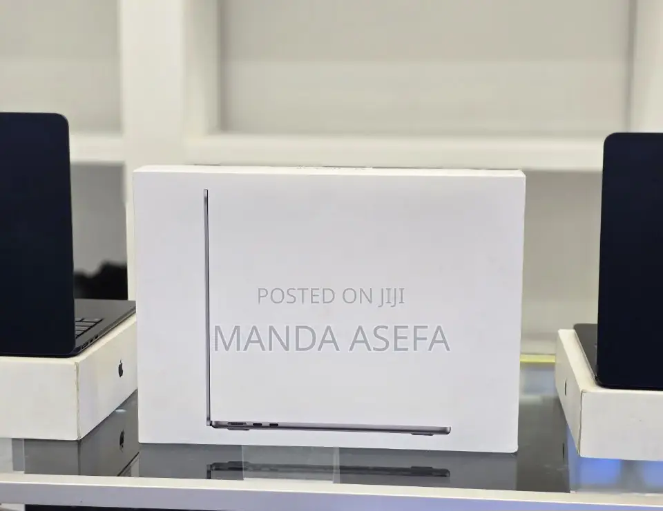 New Laptop Apple MacBook Air 2022 M2 16GB Apple M2 SSD 1T