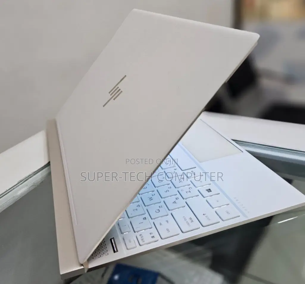 New Laptop HP Spectre 8GB Intel Core I5 SSD 512GB