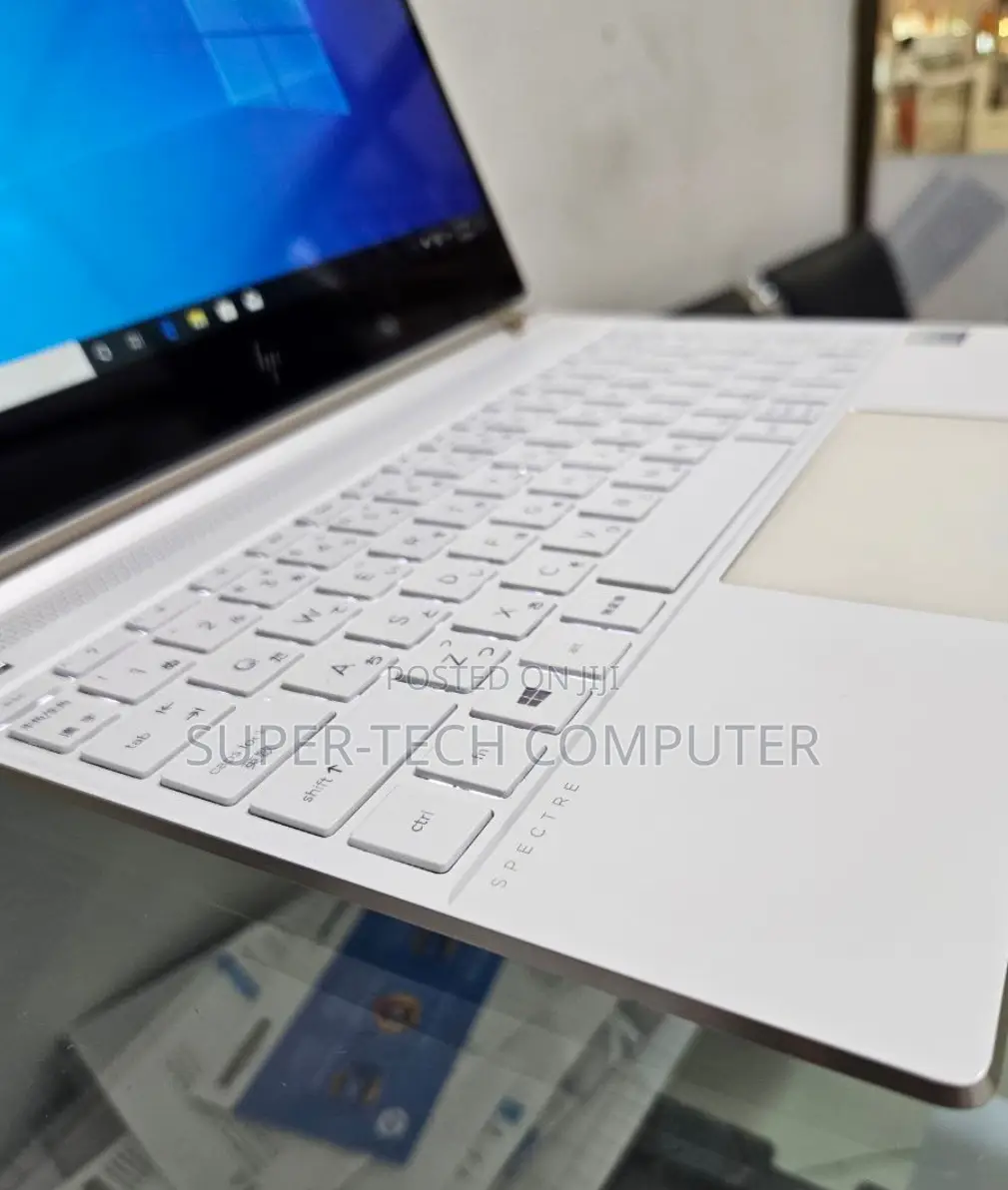 New Laptop HP Spectre 8GB Intel Core I5 SSD 512GB