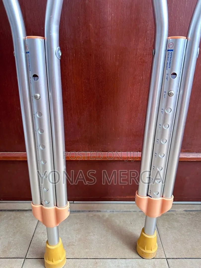 ለሁሉም አመቺ Crunches/ክራንች"Crutches$Crunche=Crutches:Crunche