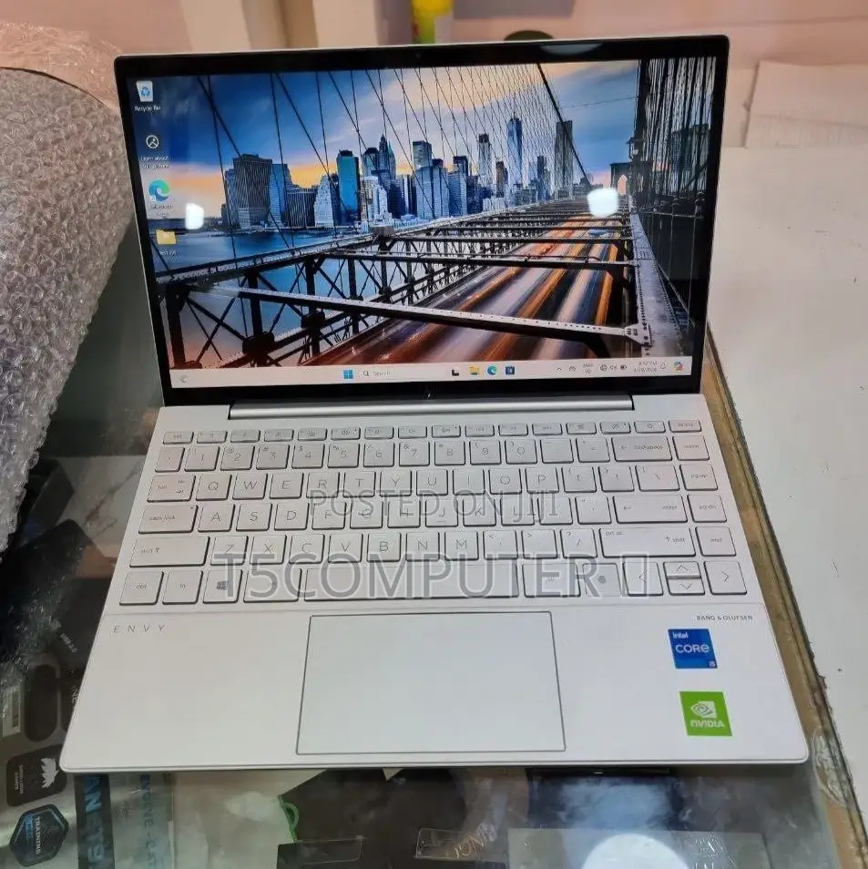 New Laptop HP Envy 14 16GB Intel Core I5 SSD 512GB