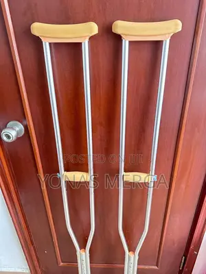 Crutches Crunche3⁄8crutches=ክራንች*Crutches"Crutches/Crunche