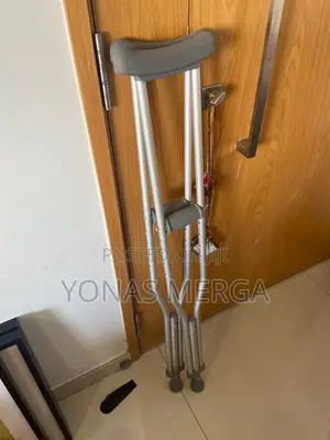 Photo - Aluminum Crutches ∂ክራንች₭Crutches+Crunche*Crutchesa/Ccrutches