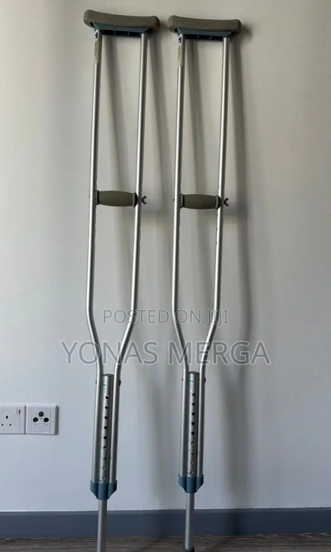 ባለ ቡሽ፥Crutches:Crunche=Crutches′Crutches:Crutches-Crutches