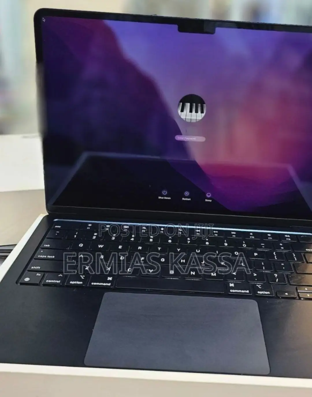 New Laptop Apple MacBook Air 2023 M2 8GB Apple M2 SSD 256GB