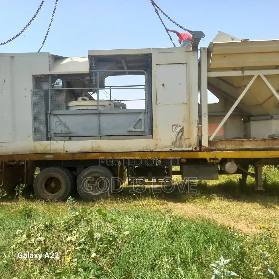 የሚሸጥ Mobile Concreat Batching Plant
 በሰአት 23/30 ሜትር ኩብ
