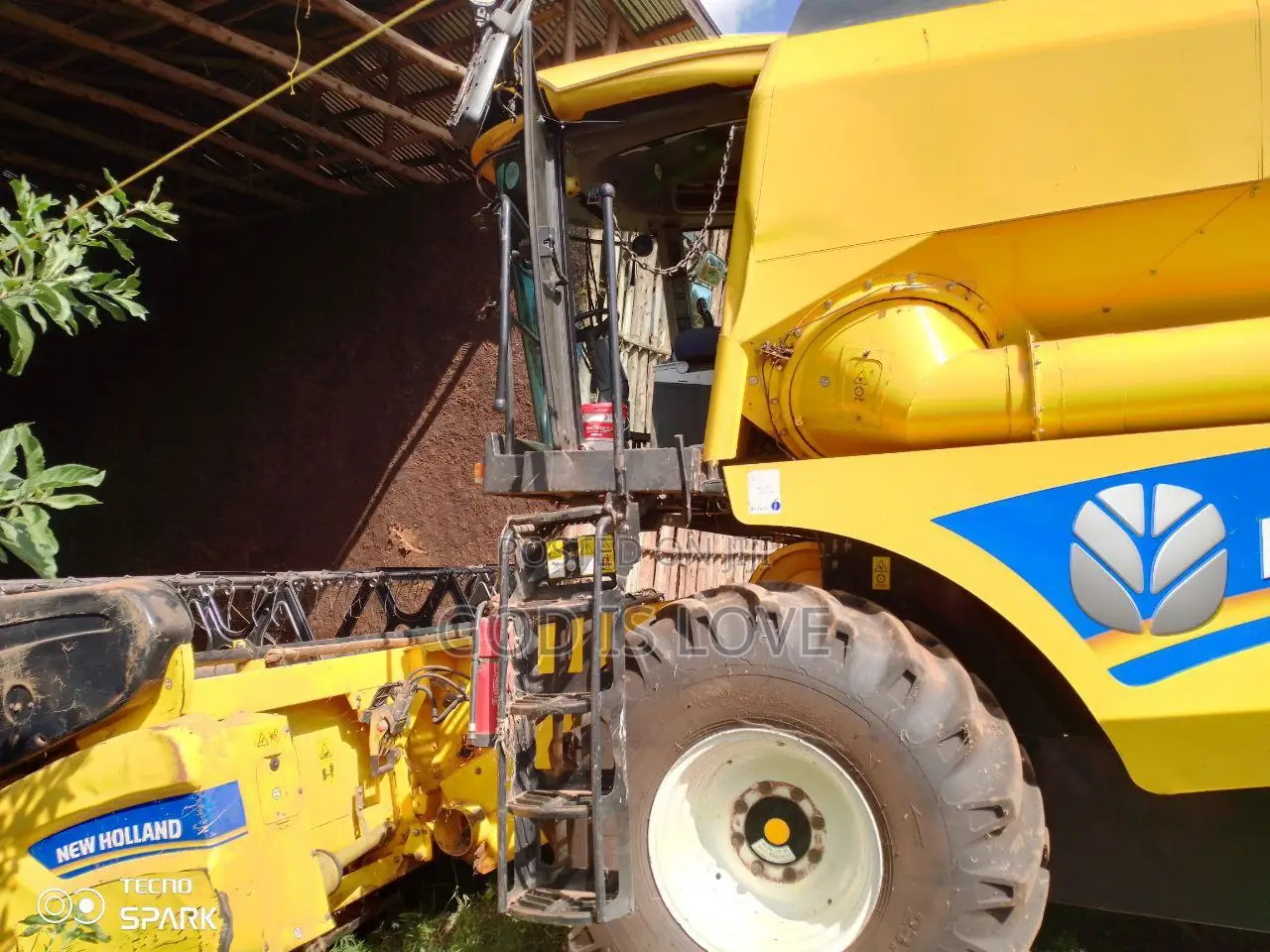 የሚሸጥ New Holland Combiner 2021model Almost New