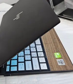 New Laptop HP Envy 17 8GB Intel Core I5 SSD 512GB