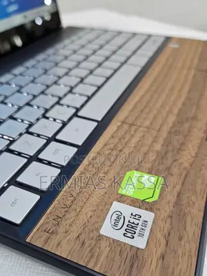 New Laptop HP Envy 17 8GB Intel Core I5 SSD 512GB