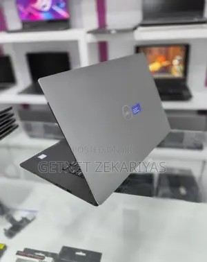 New Laptop Dell Precision 15 3520 32GB Intel Core I7 SSD 512GB