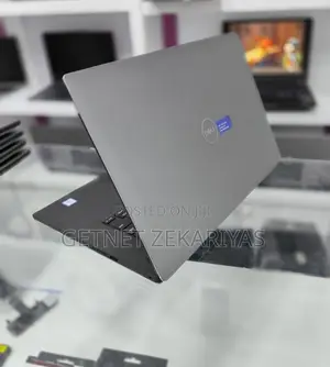 New Laptop Dell Precision 15 3520 32GB Intel Core I7 SSD 512GB