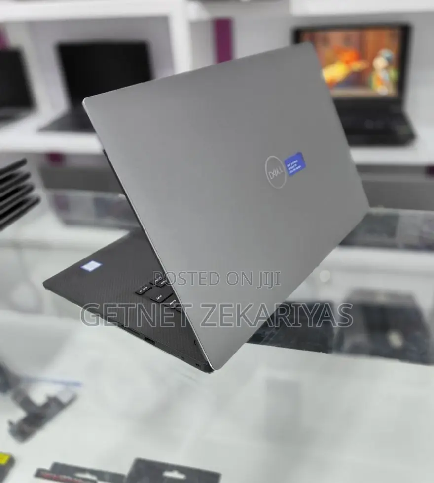New Laptop Dell Precision 15 3520 32GB Intel Core I7 SSD 512GB