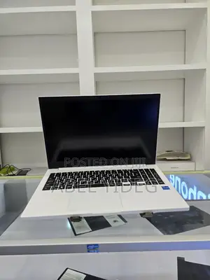 Photo - New Laptop Samsung 8GB Intel Core I5 HDD+SSD 1T