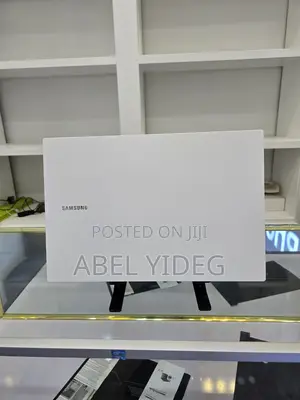 New Laptop Samsung 8GB Intel Core I5 HDD+SSD 1T