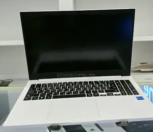 New Laptop Samsung P580 8GB Intel Core I7 SSD 256GB