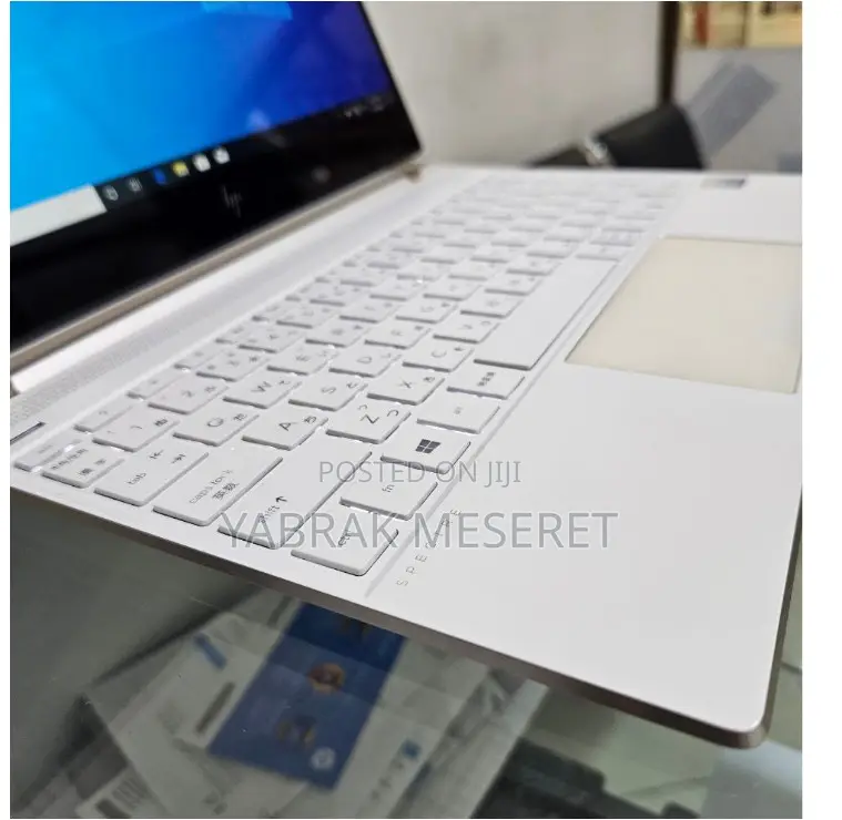 New Laptop HP Spectre 8GB Intel Core I5 SSD 512GB