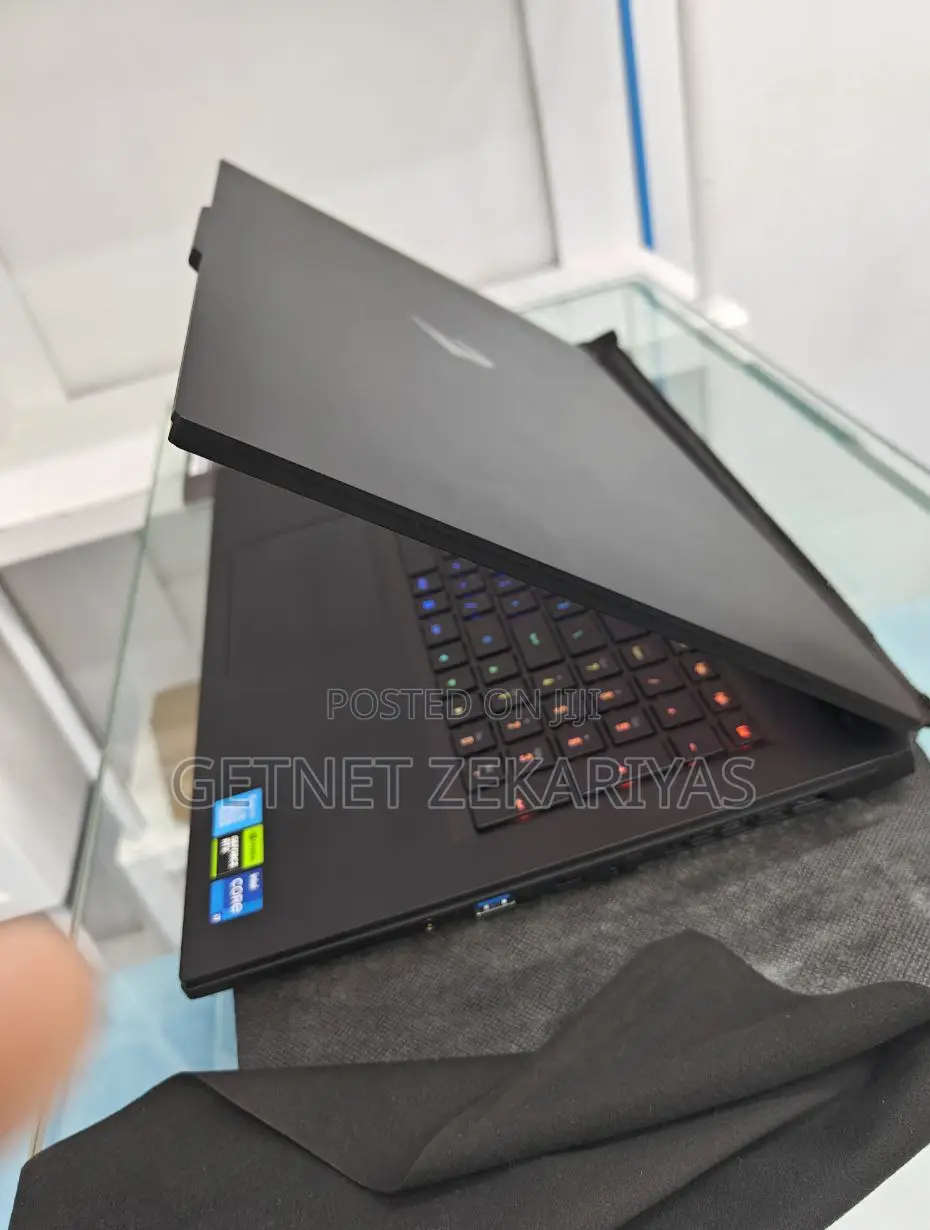 New Laptop Gigabyte AERO 15 16GB Intel Core I7 SSD 1T