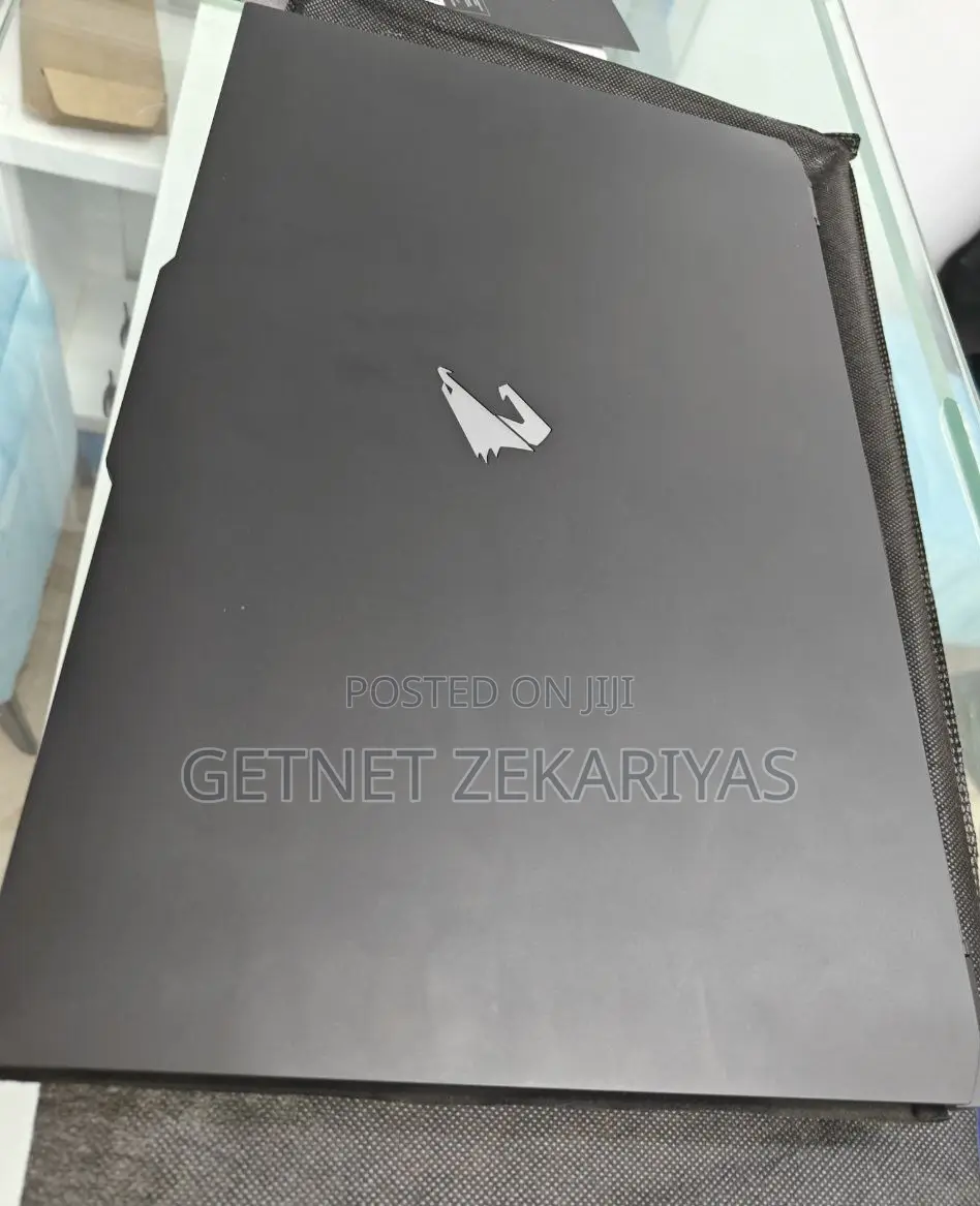 New Laptop Gigabyte AERO 15 16GB Intel Core I7 SSD 1T