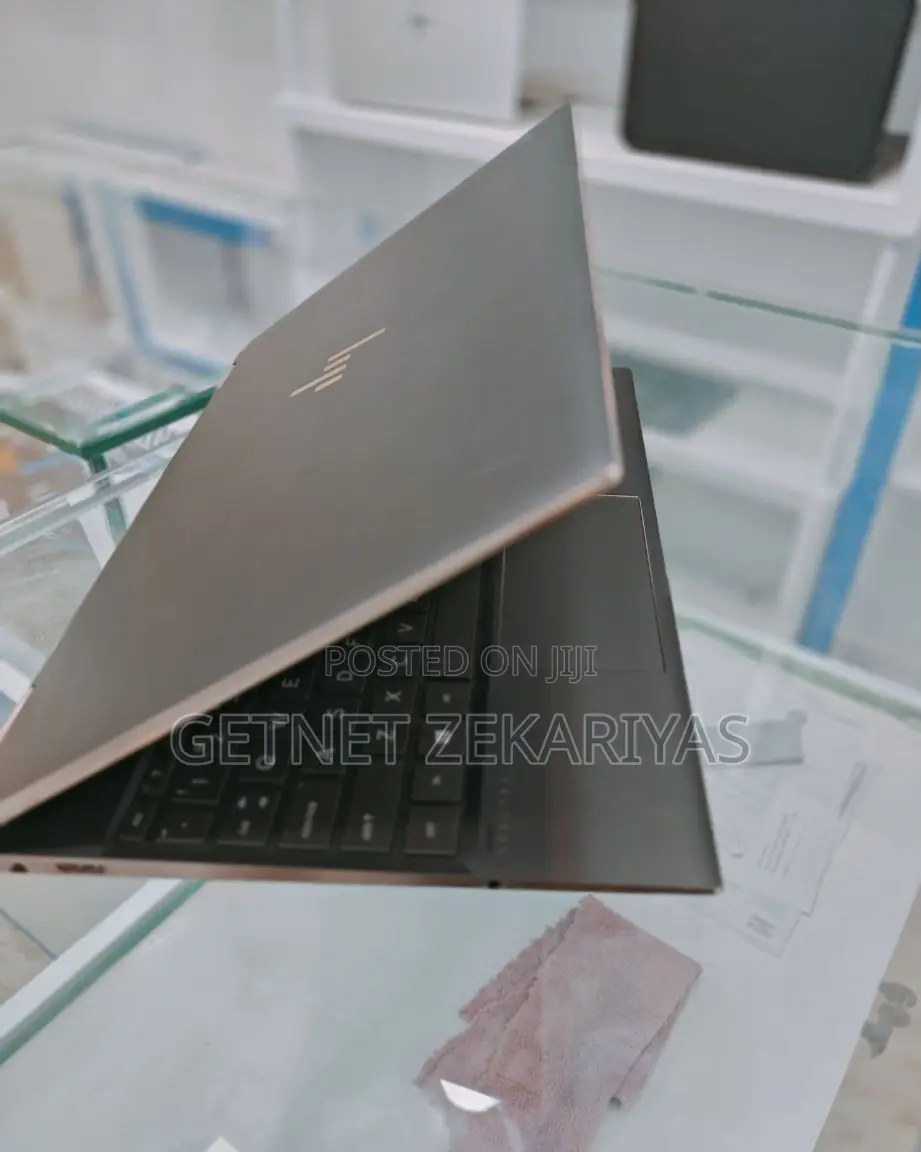 New Laptop HP Spectre 16GB Intel Core I7 SSD 1T