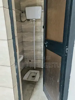 5bdrm Villa in ሰባ ሁለት, Bole for rent