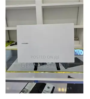 Photo - New Laptop Samsung Galaxy Book 2 8GB Intel Core I5 SSD 1T