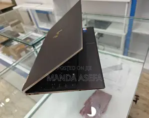 New Laptop HP Spectre 16GB Intel Core I7 SSD 512GB