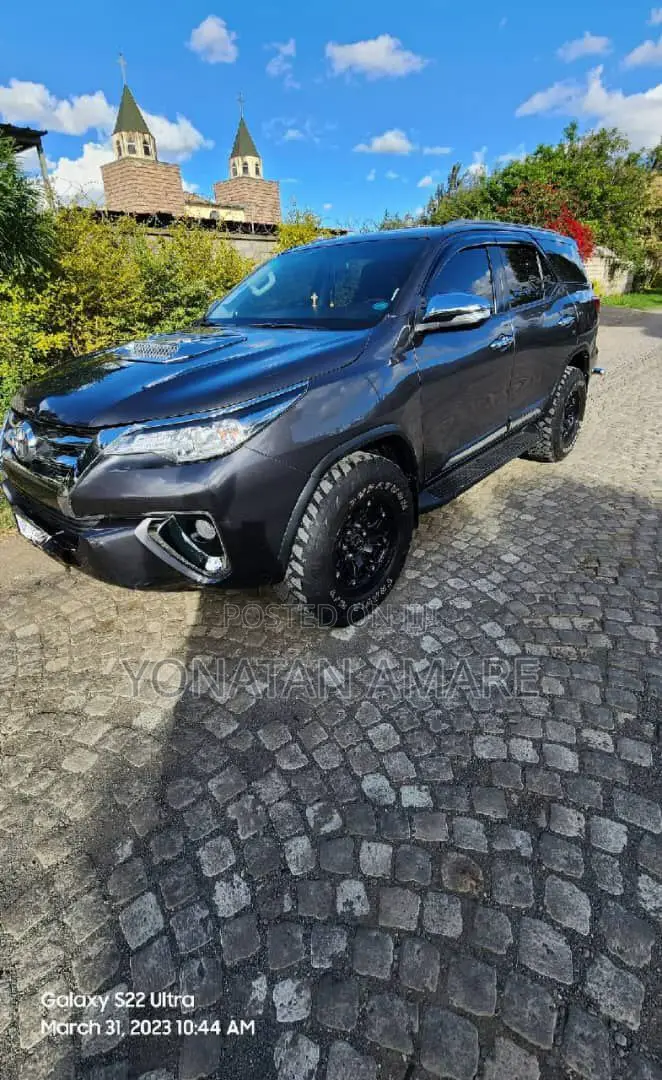 Toyota Fortuner 2017 Gray