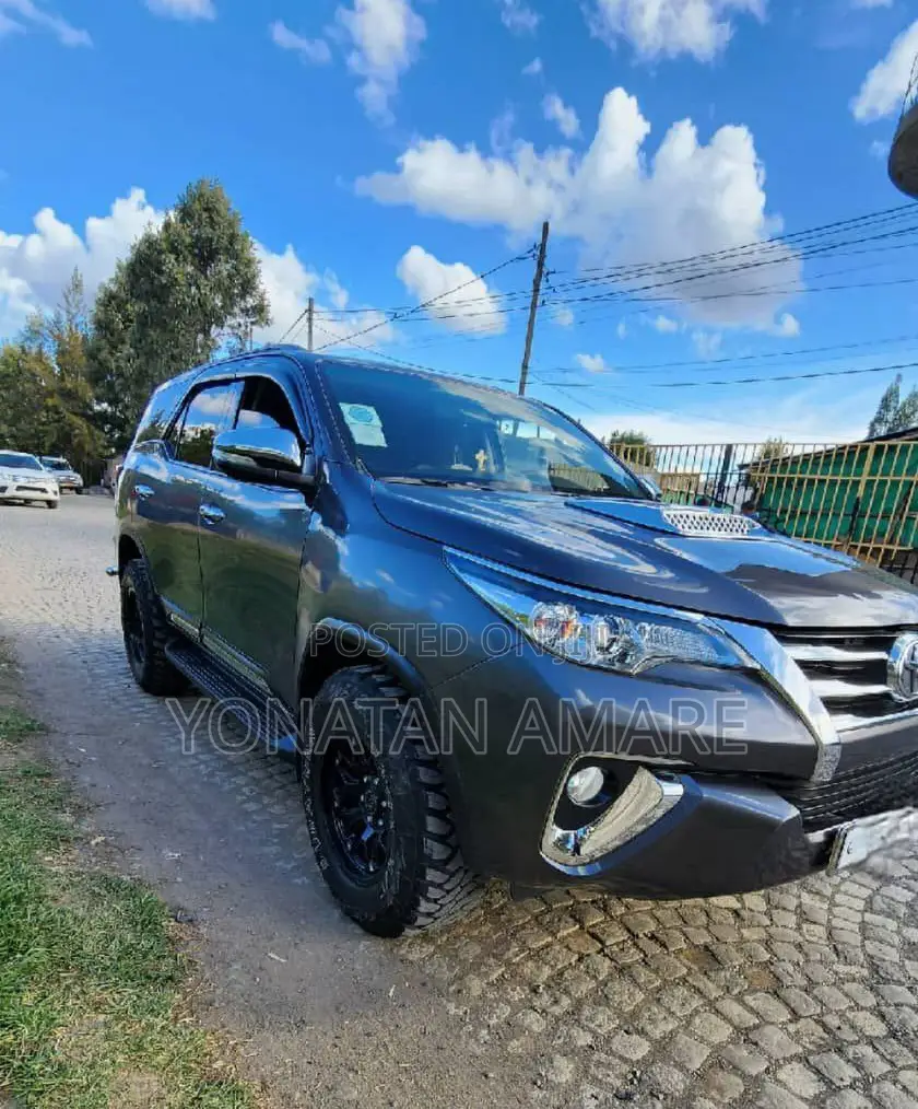 Toyota Fortuner 2017 Gray