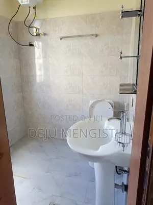 3bdrm Apartment in ሰባ ሁለት (72), Bole for rent
