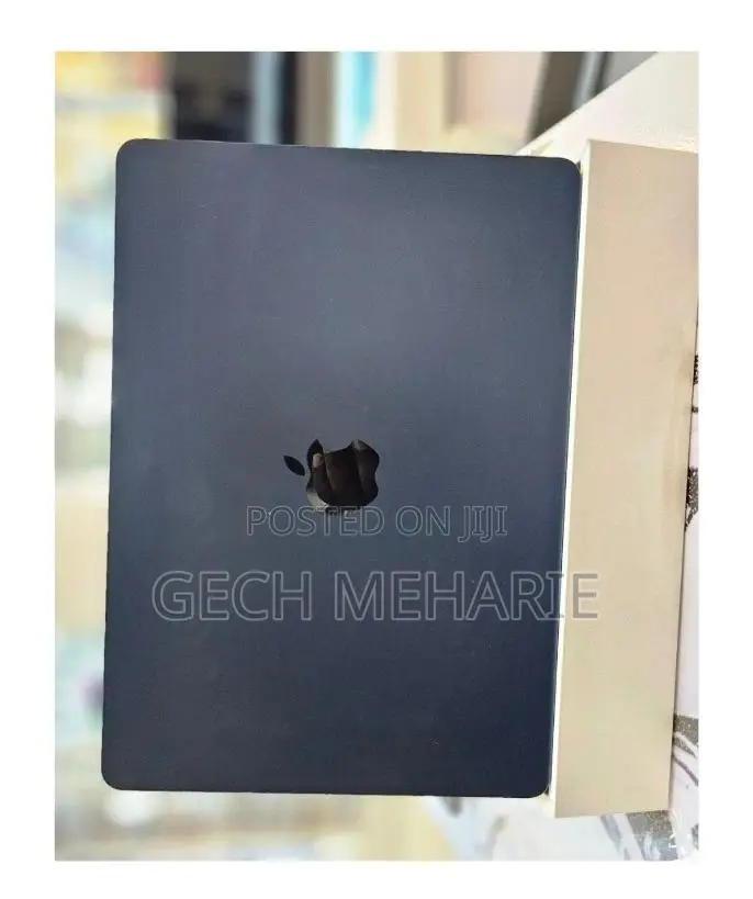 New Laptop Apple MacBook Air 2022 M2 8GB Intel Core i7 SSD 512GB