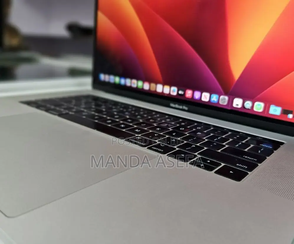 New Laptop Apple MacBook Pro 2017 16GB Intel Core I7 SSD 512GB