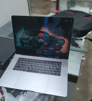 New Laptop Apple MacBook Pro 2017 16GB Intel Core I7 SSD 512GB