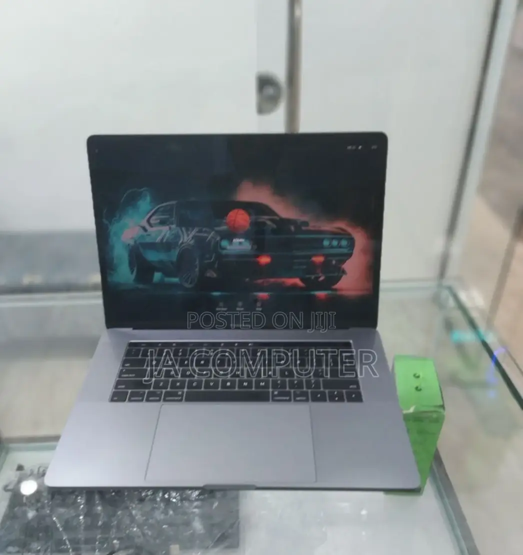 New Laptop Apple MacBook Pro 2017 16GB Intel Core I7 SSD 512GB
