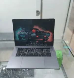 New Laptop Apple MacBook Pro 2017 16GB Intel Core I7 SSD 512GB